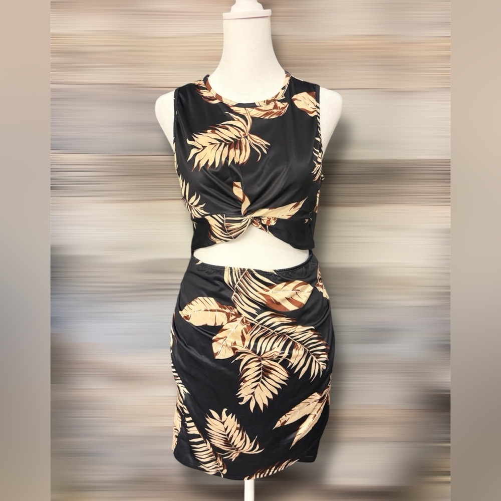 Women’s Tropical Print Cut-Out Twist Sleeveless Mini Dress NWOT size Medium